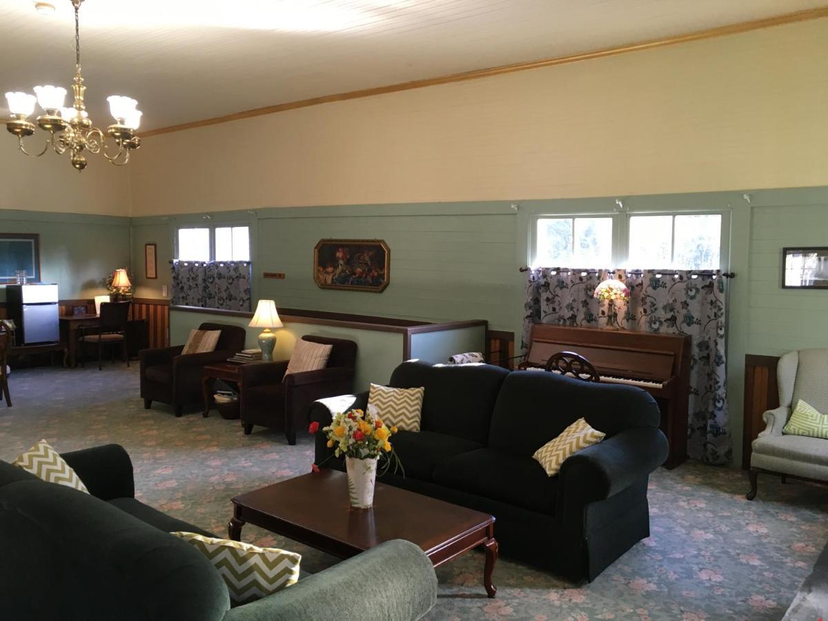 Alexander'S Lodge Эшфорд Экстерьер фото